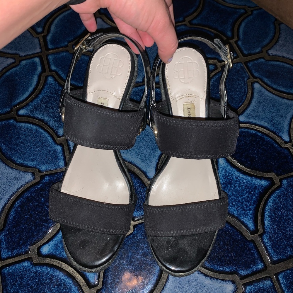 Black wedges